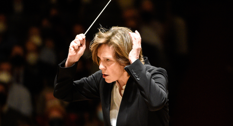 Laurence Equilbey conducting